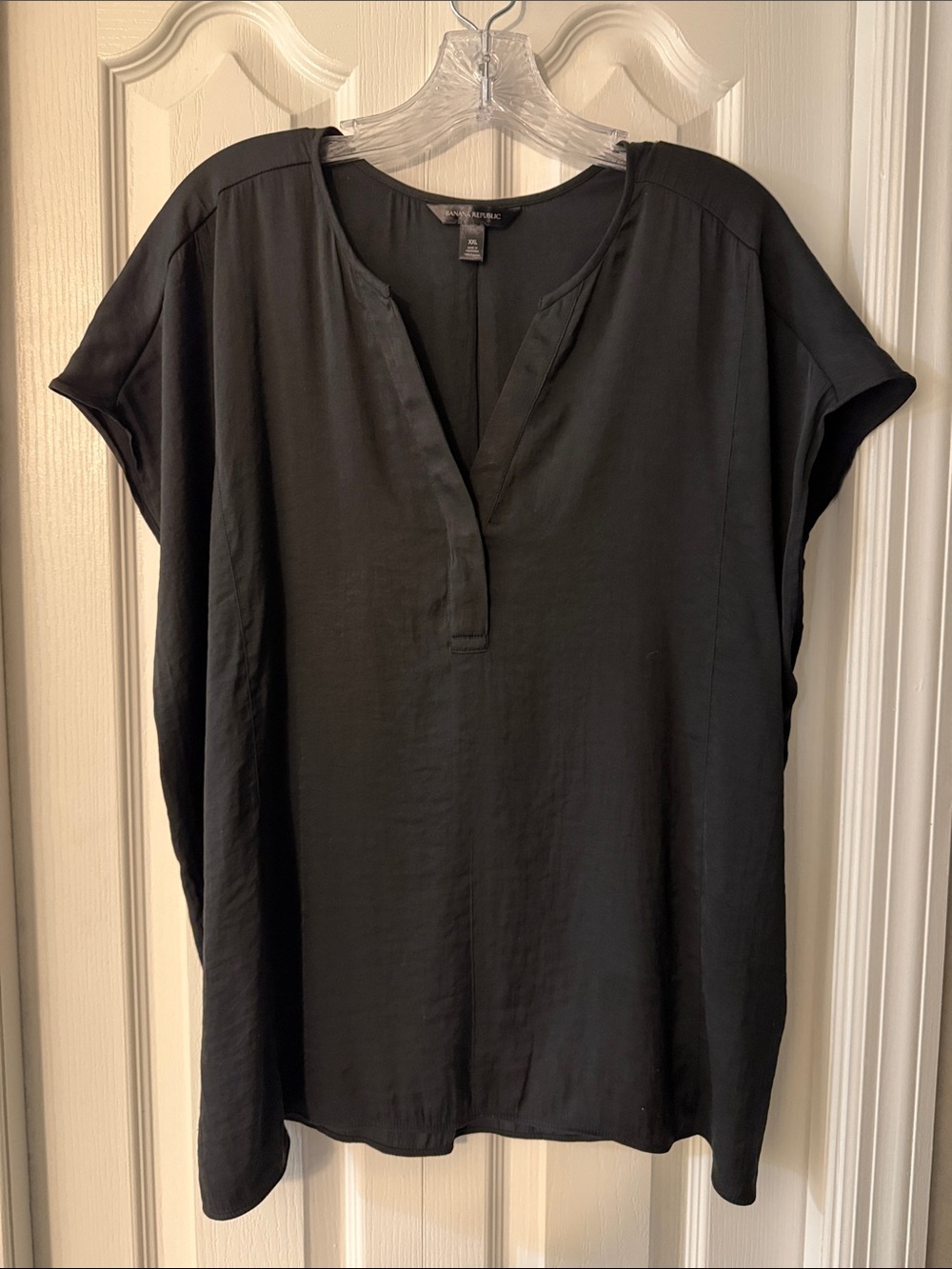 Banana Republic Black Plunge V-Neck Dolman Short Sleeve Blouse